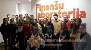 12.b klase apmeklē Swedbank