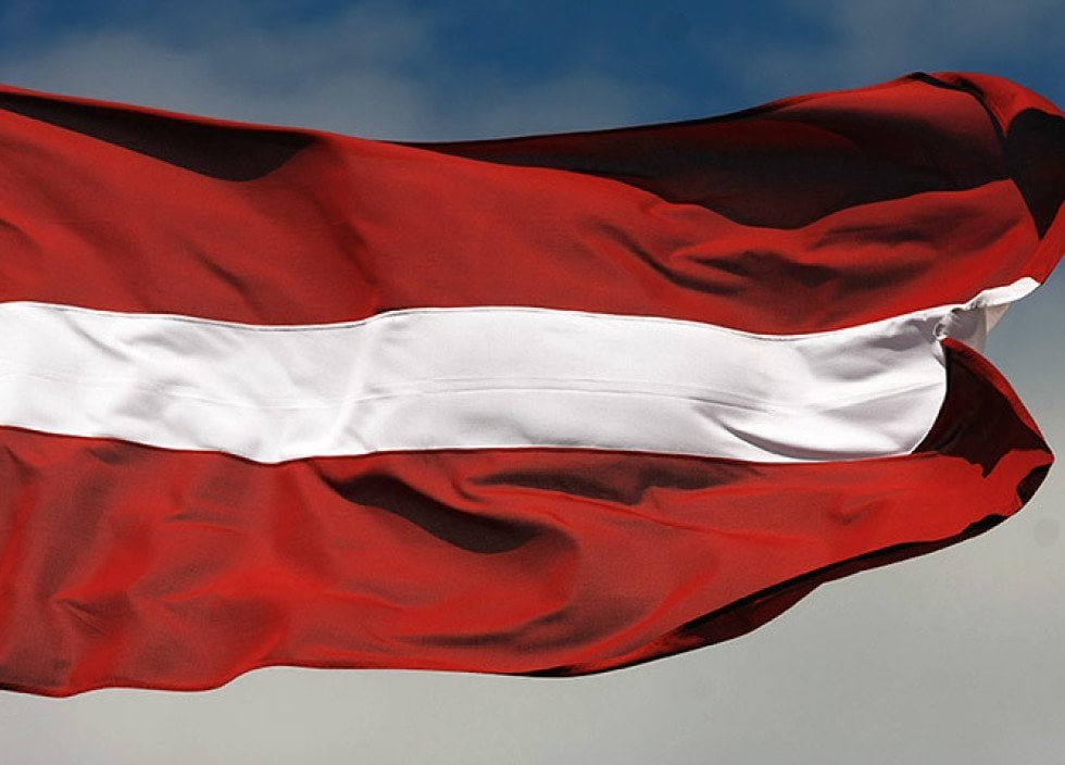 Sirsnīgi sveicu visas lielās Rīgas Teikas vidusskolas saimes ģimenes Latvijas Republikas Neatkarības atjaunošanas dienā!